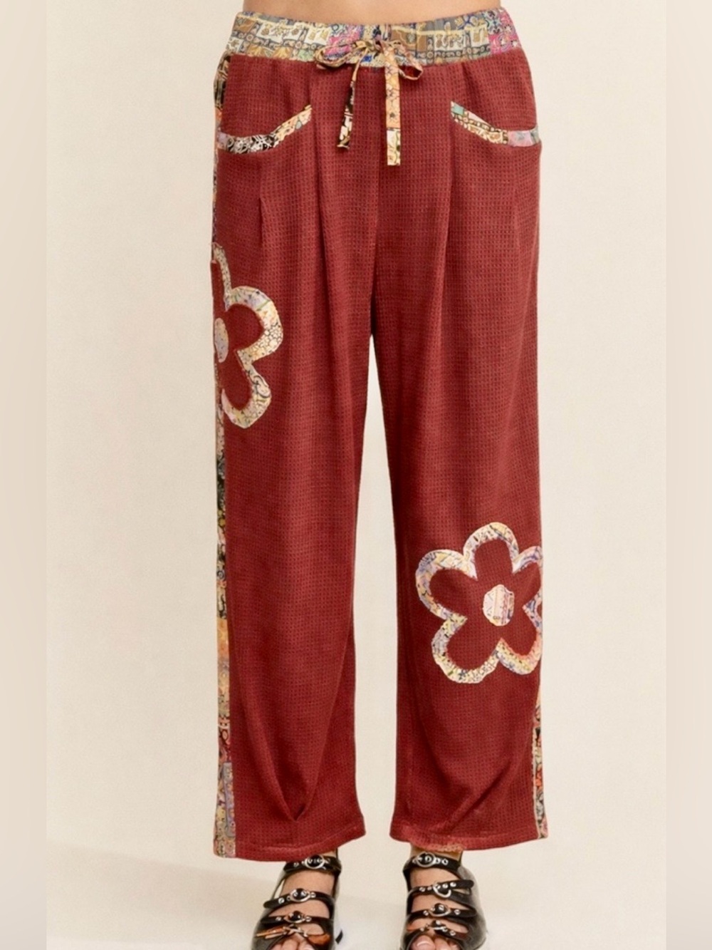 Women's Relaxed Floral-Appliqué Wide Leg Pants - burgundy